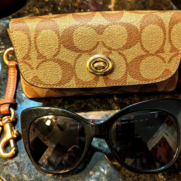 EUC🍀COACH 🖤🌈STRIPED BLACK SUNGLASSES 😎 & khaki SIGNATURE leather softcase🌞 - Picture 1 of 11